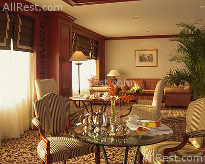 Four Seasons Hotel 10
